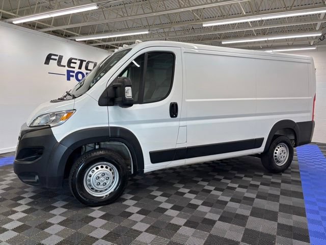 Used 2025 RAM ProMaster 2500 w/ Convenience Group FWD image 3