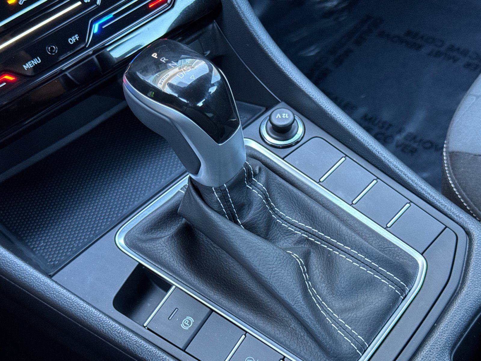 Used 2025 Volkswagen Jetta Sport image 19