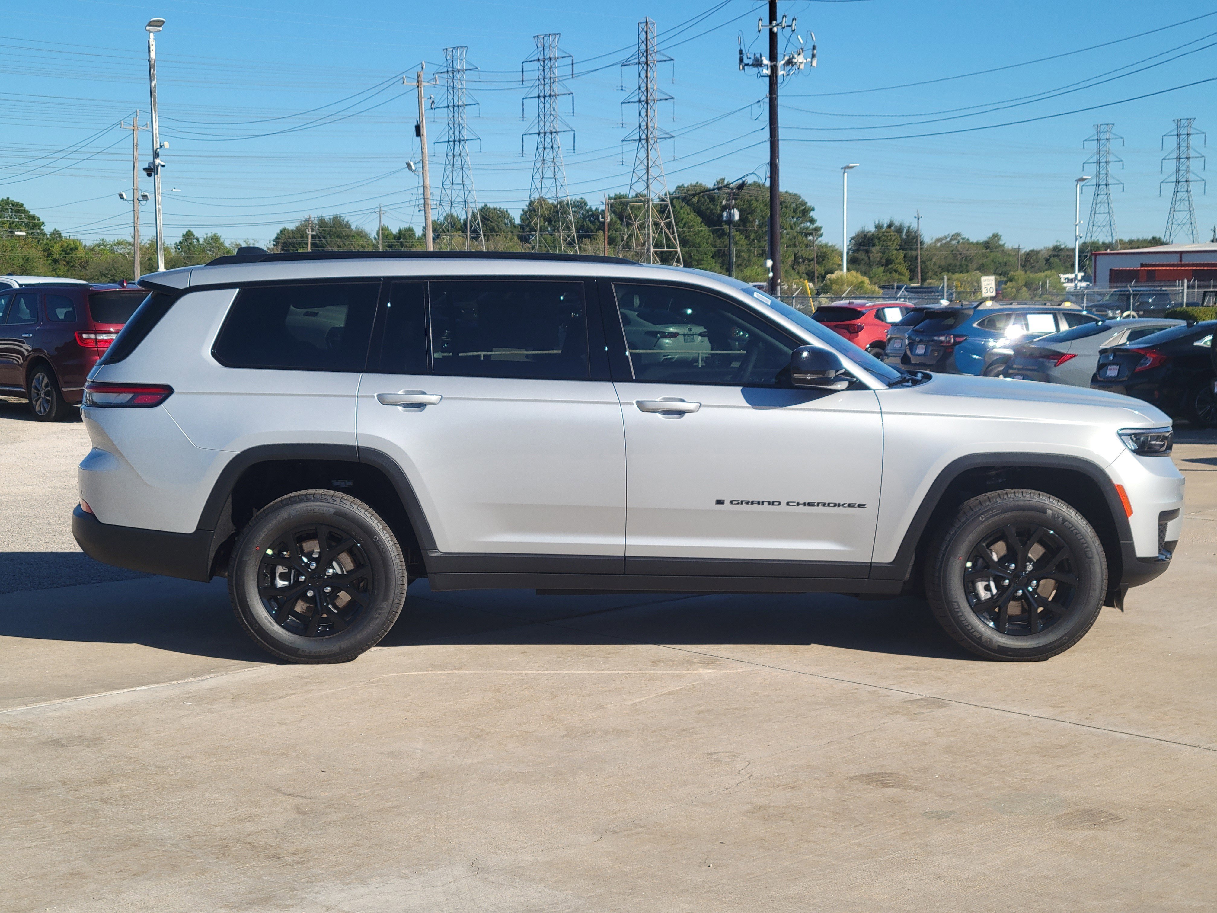 New 2025 Jeep Grand Cherokee L Altitude image 3