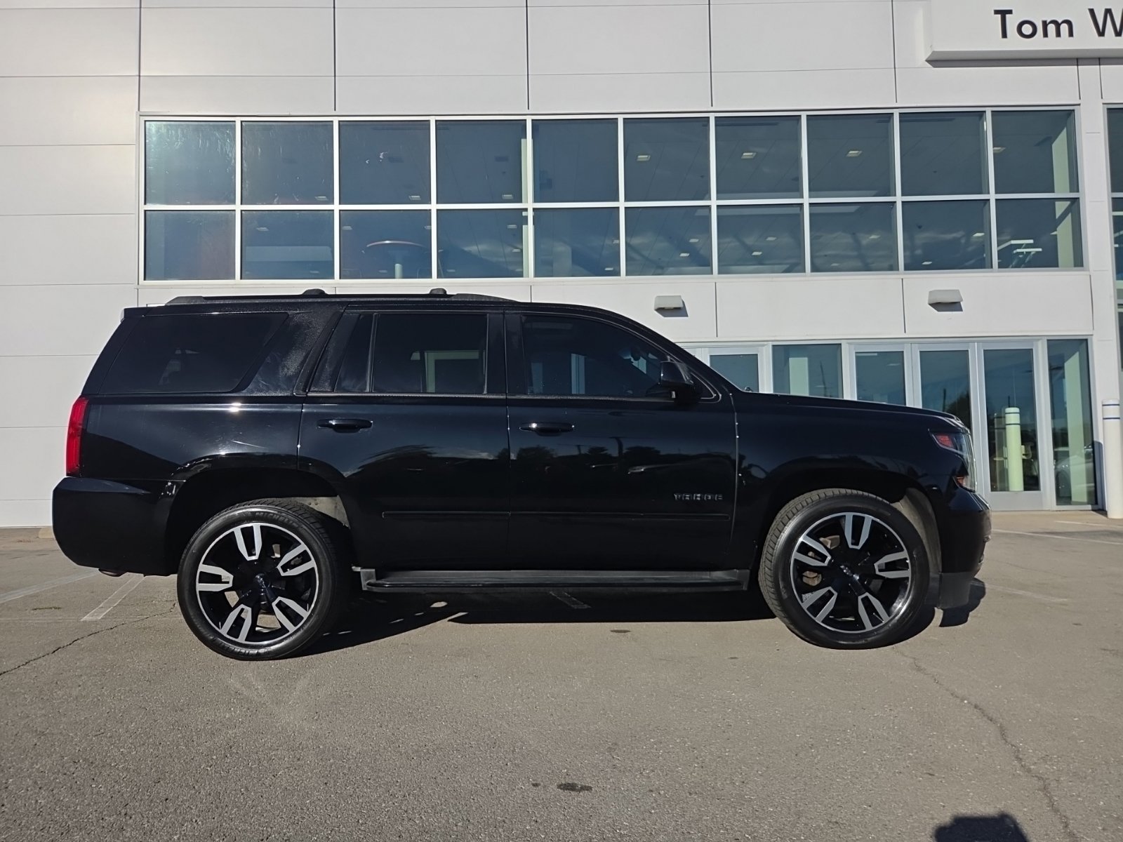 Used 2019 Chevrolet Tahoe Premier AWD/4WD image 6