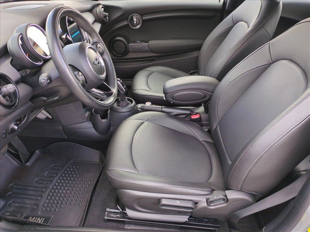 Used 2020 MINI Cooper 2-Door Hardtop FWD image 15