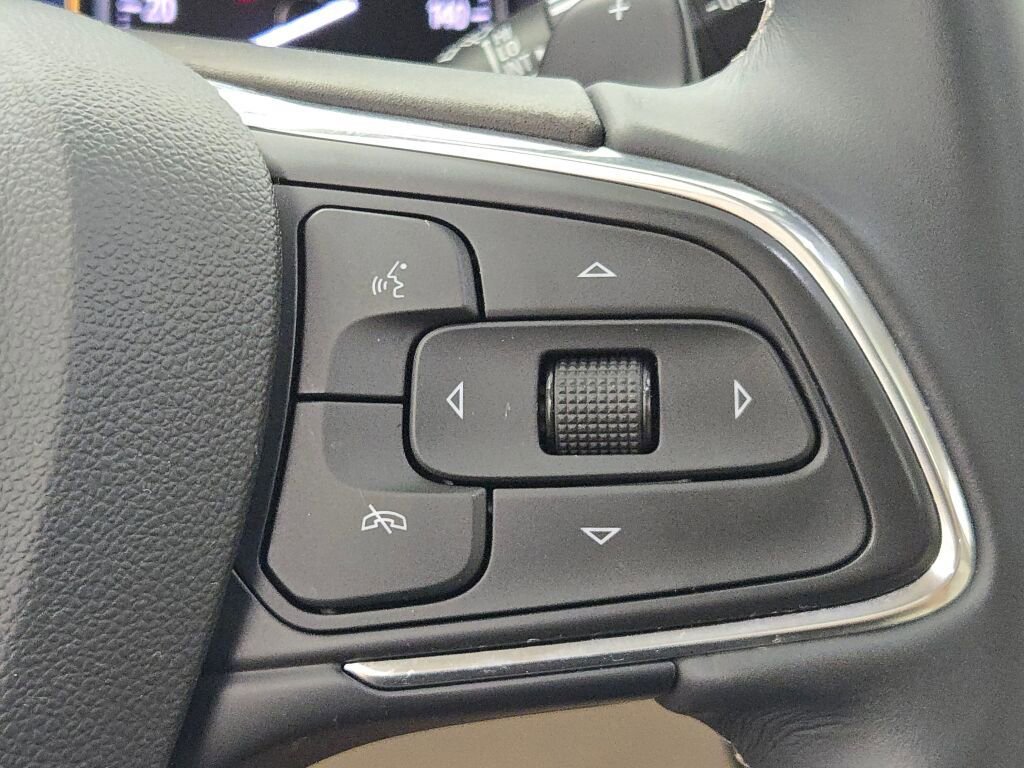 Used 2023 Buick Envision Avenir image 35