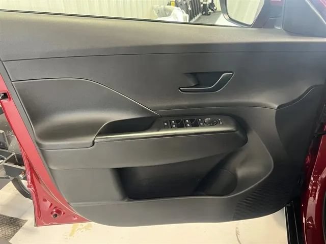 Used 2025 Hyundai Kona SEL AWD/4WD image 9