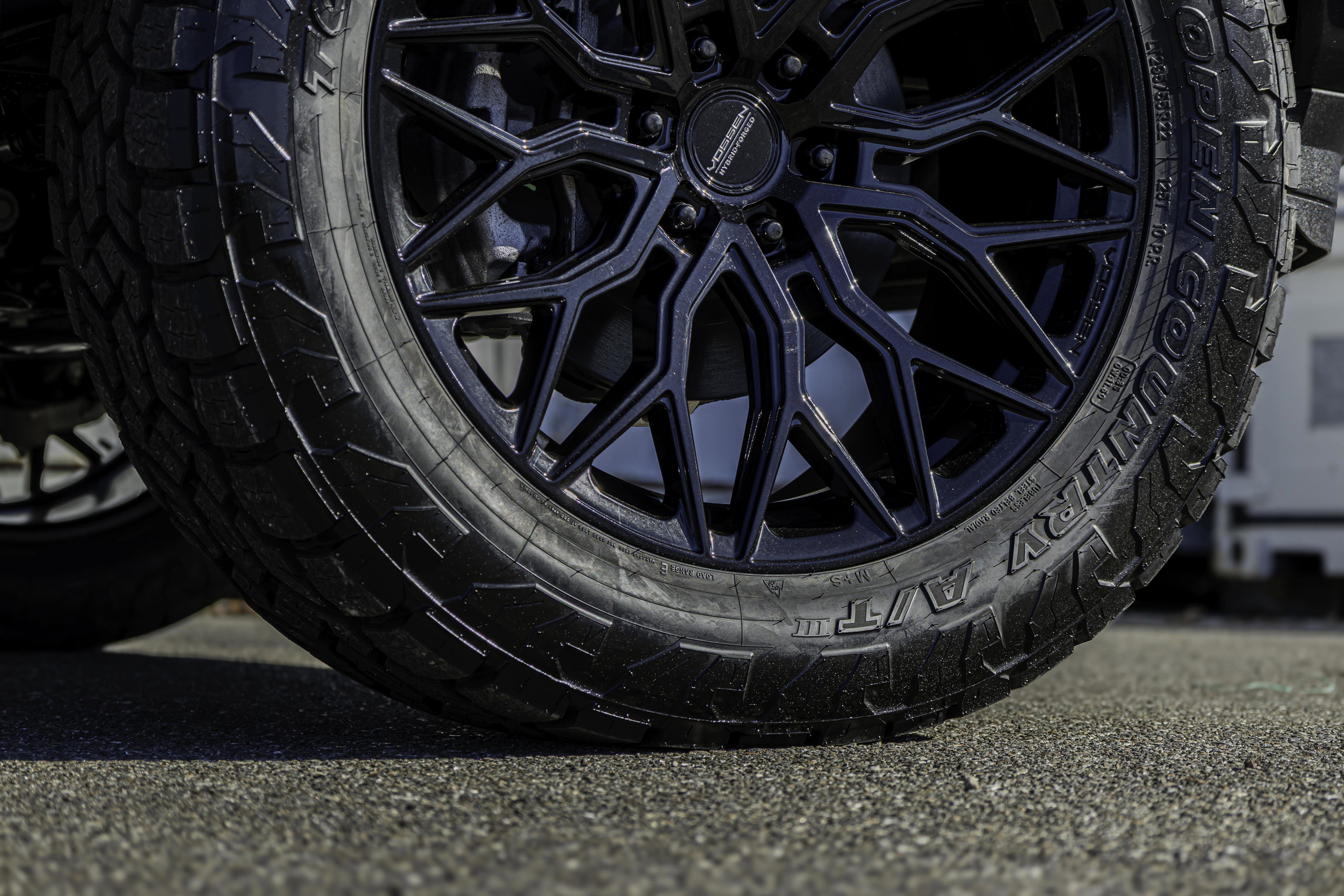 New 2025 Ford F150 Lightning Platinum image 32