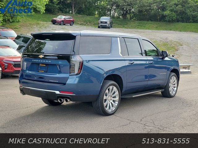 Used 2025 Chevrolet Suburban Premier AWD/4WD image 5