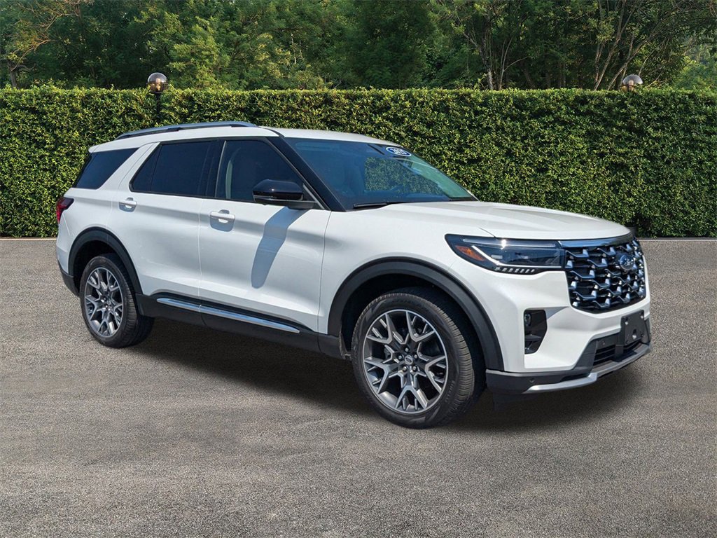 Used 2025 Ford Explorer Platinum w/ Ultimate Package image 2