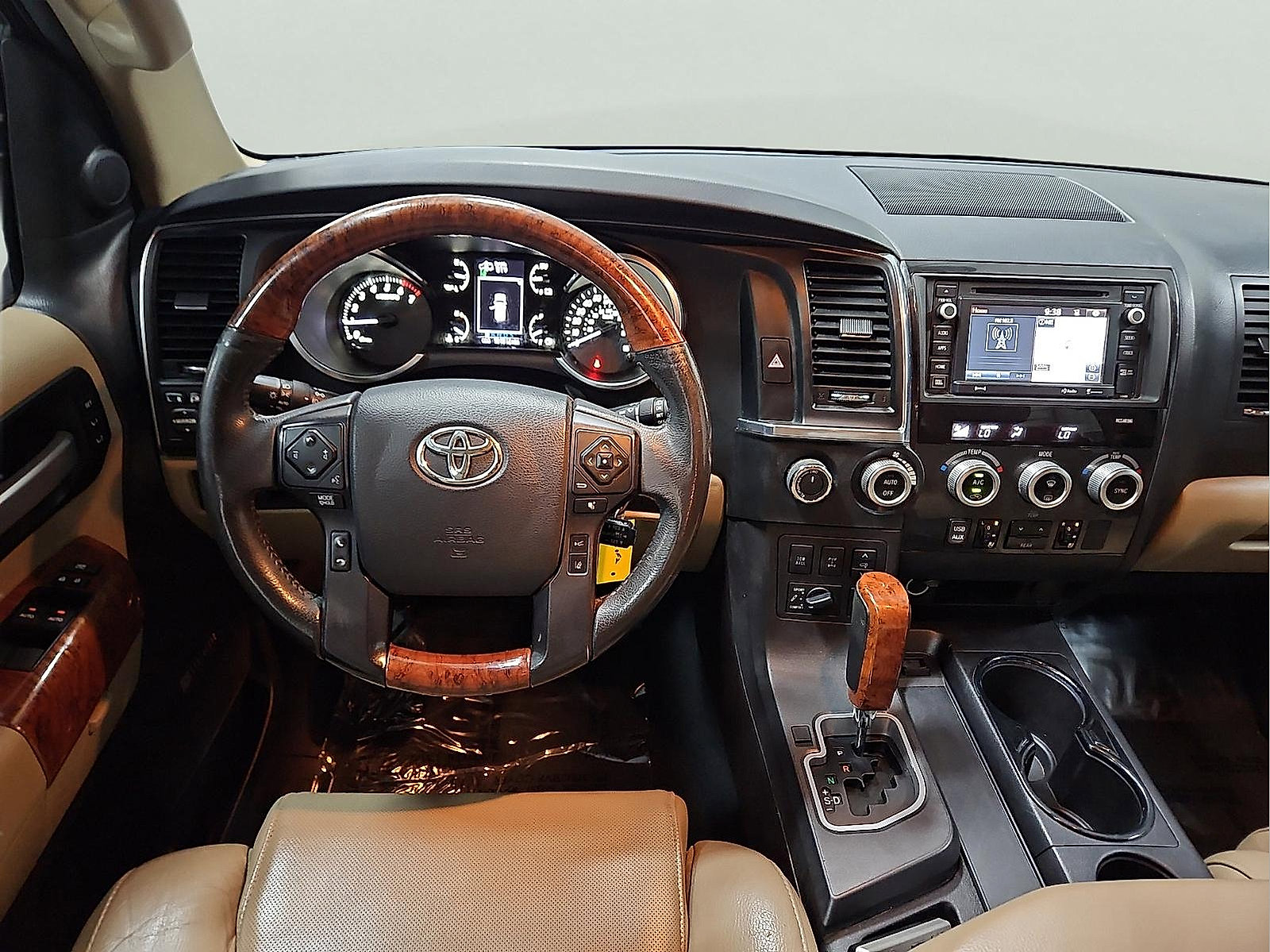 Certified 2019 Toyota Sequoia Platinum AWD/4WD image 5