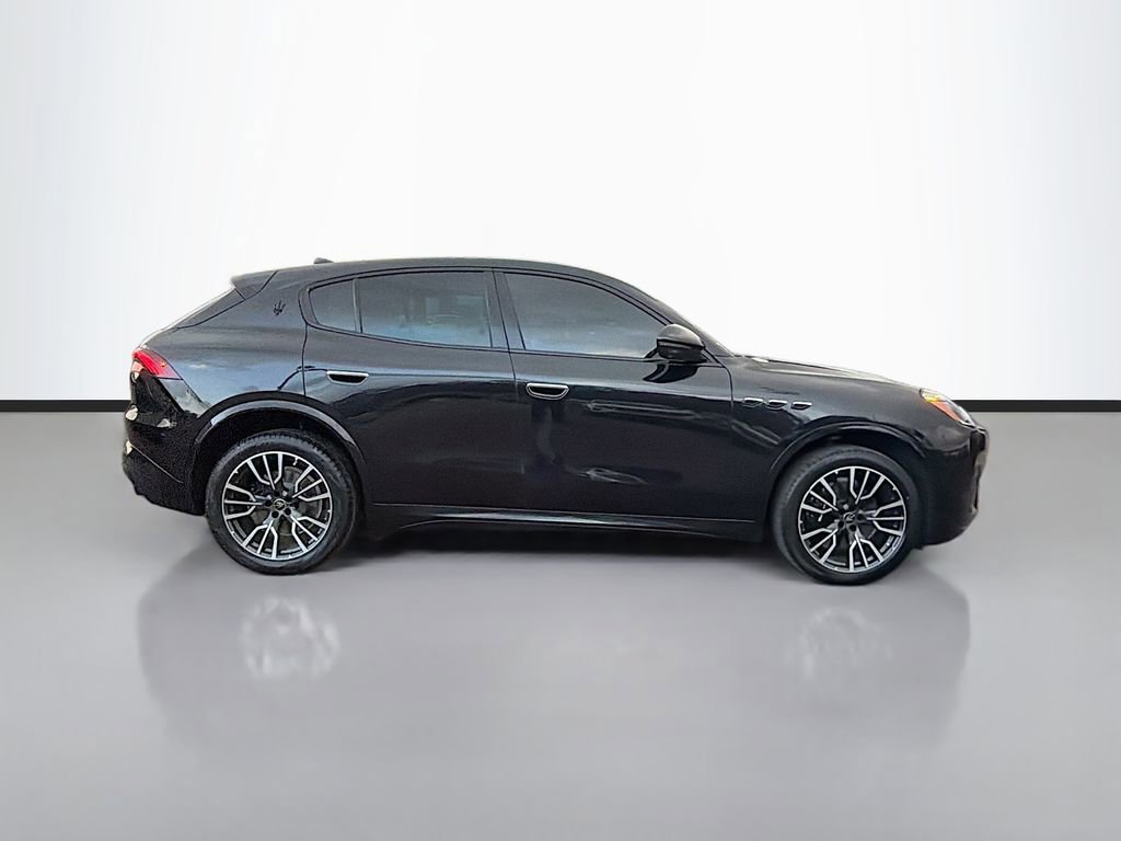 Used 2023 Maserati Grecale Modena image 2