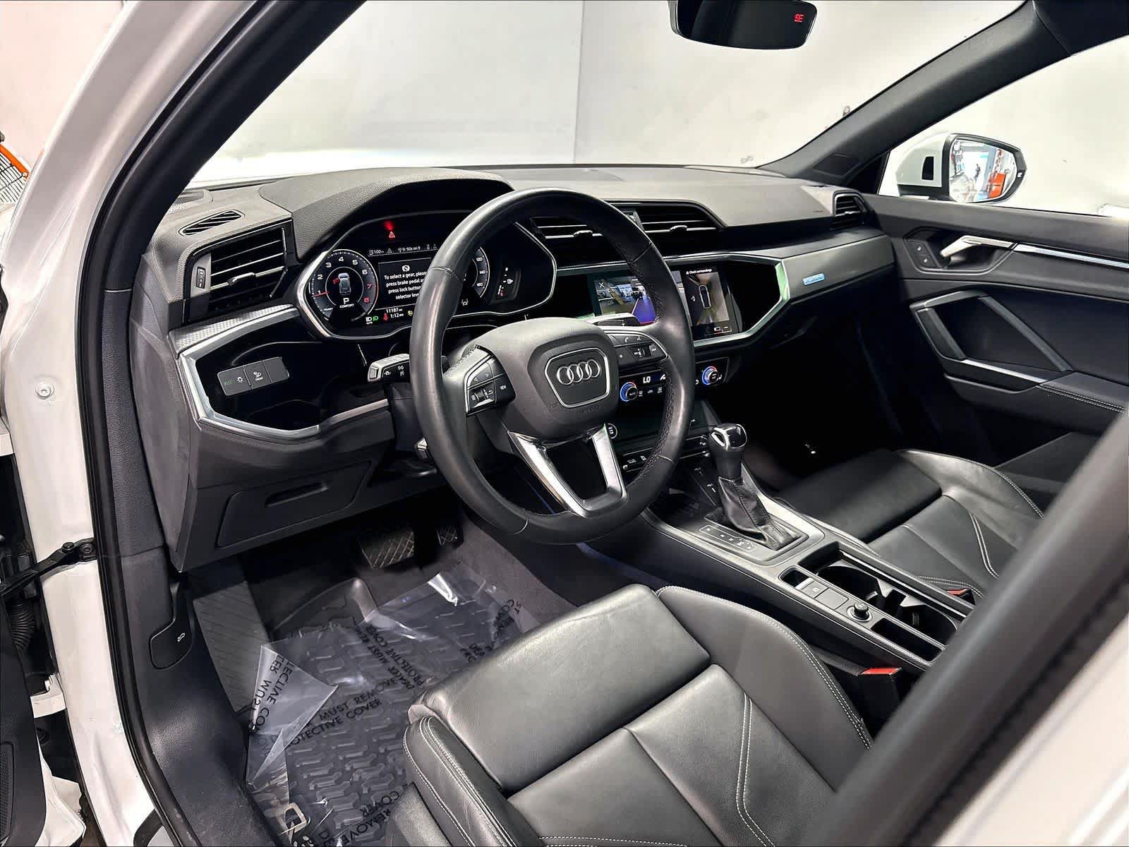 Used 2023 Audi Q3 2.0T Premium Plus w/ Premium Plus Package AWD/4WD image 15