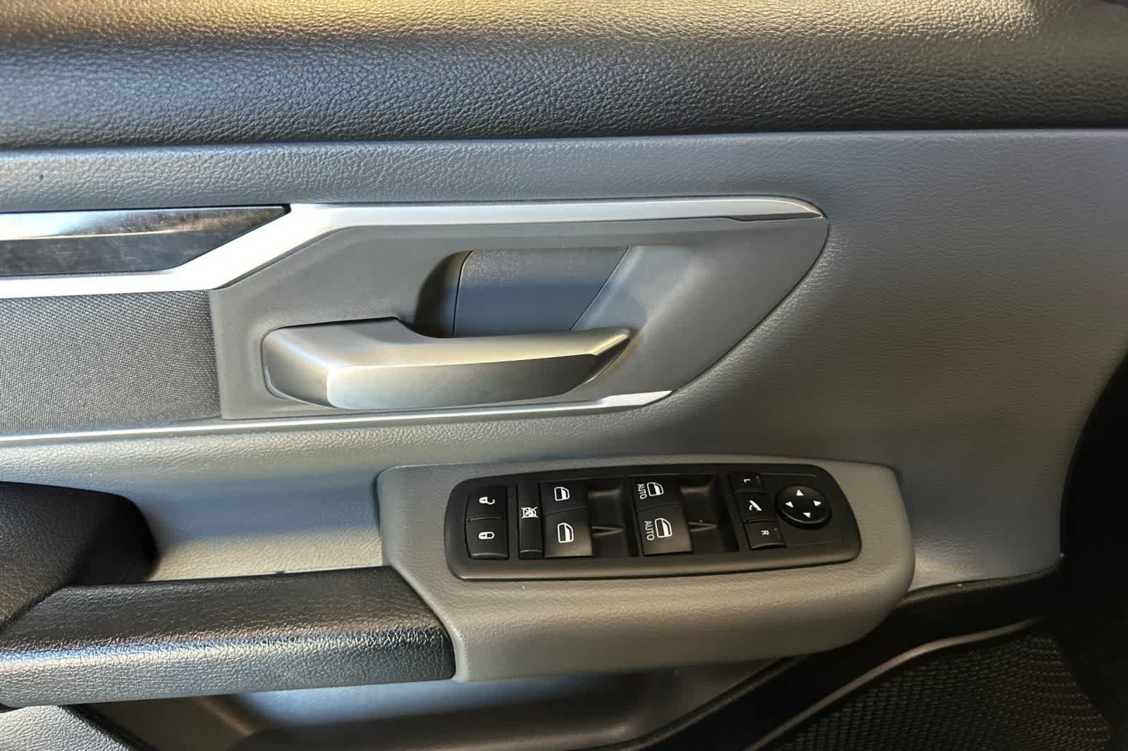 Used 2020 RAM 1500 Big Horn AWD/4WD image 13