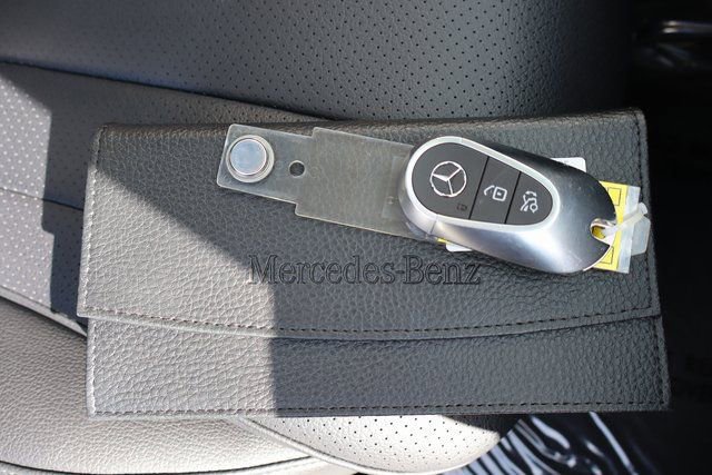 Used 2025 Mercedes-Benz E 350 4MATIC Sedan image 57