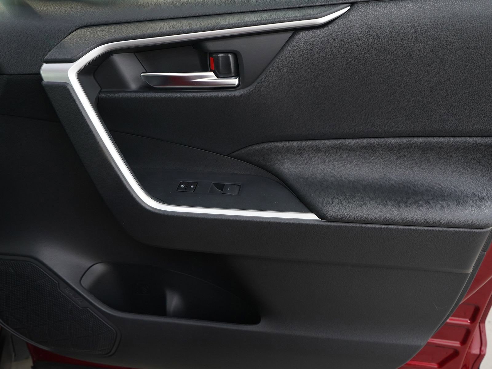 Used 2025 Toyota RAV4 XLE Premium w/ Weather Package AWD/4WD image 9