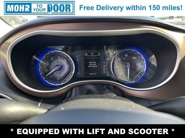 Used 2017 Chrysler Pacifica Touring-L image 15