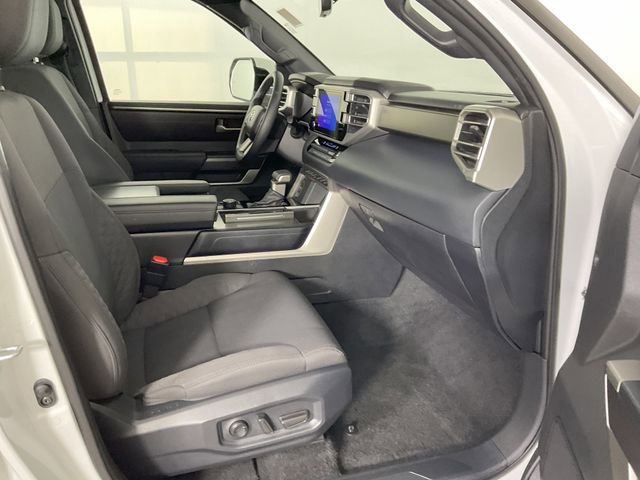 Used 2025 Toyota Sequoia SR5 AWD/4WD image 28