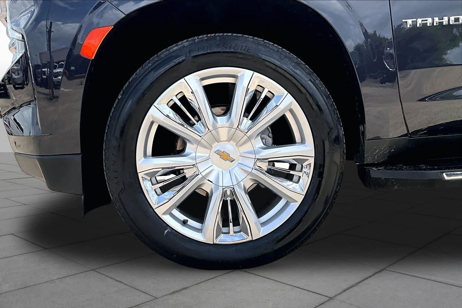 Used 2022 Chevrolet Tahoe High Country AWD/4WD image 21