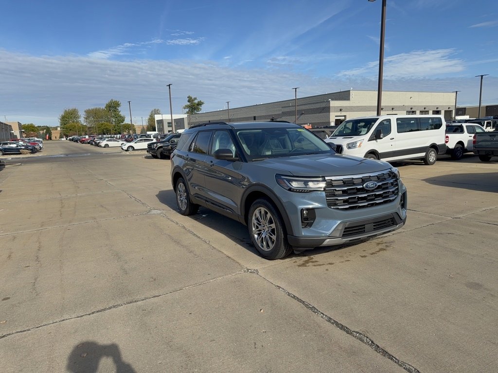 New 2026 Ford Explorer Active image 3