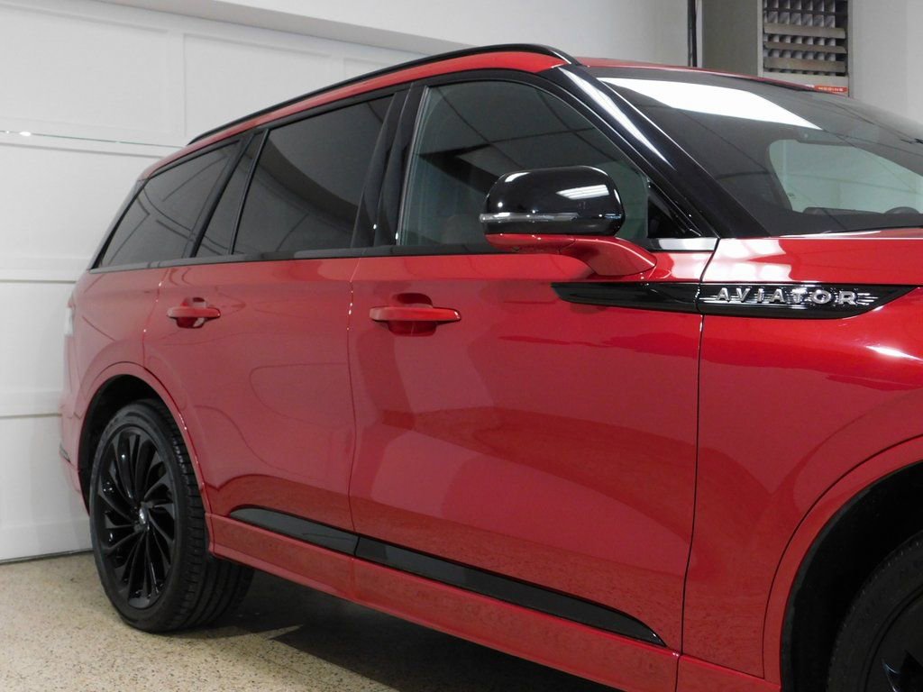 Used 2025 Lincoln Aviator Reserve w/ Equipment Group 201A image 14
