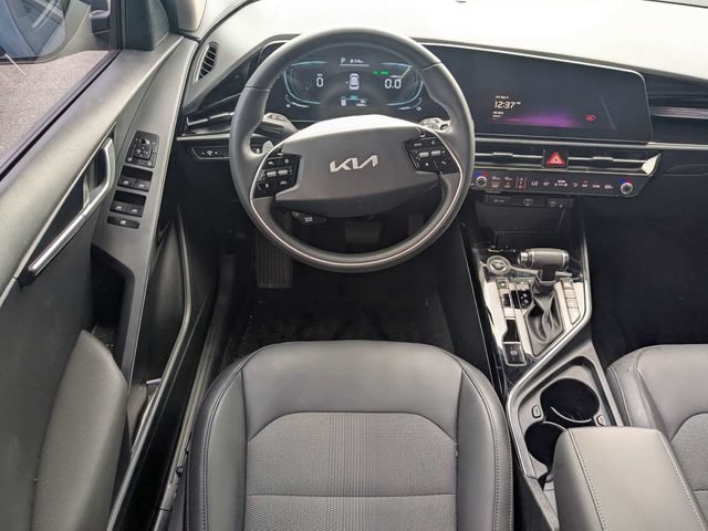 Used 2025 Kia Niro EX FWD image 16