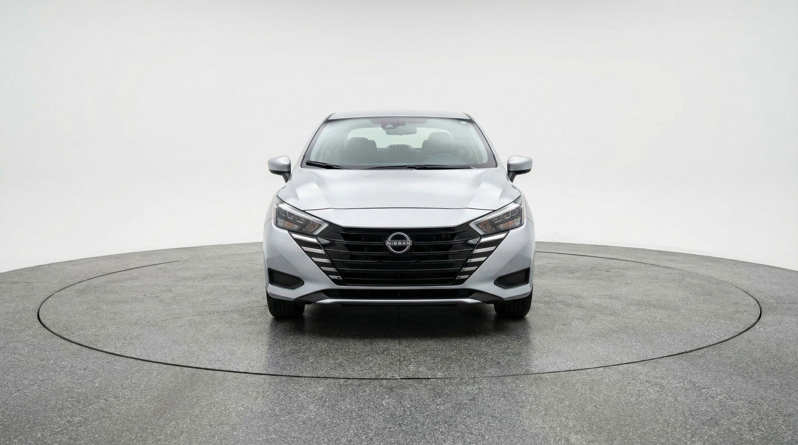 Used 2025 Nissan Versa SV image 2