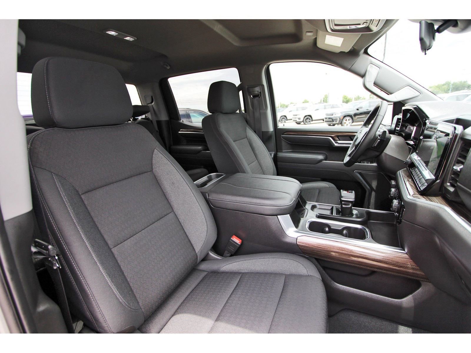Used 2026 Chevrolet Silverado 1500 LT Trail Boss w/ Protection Package AWD/4WD image 28