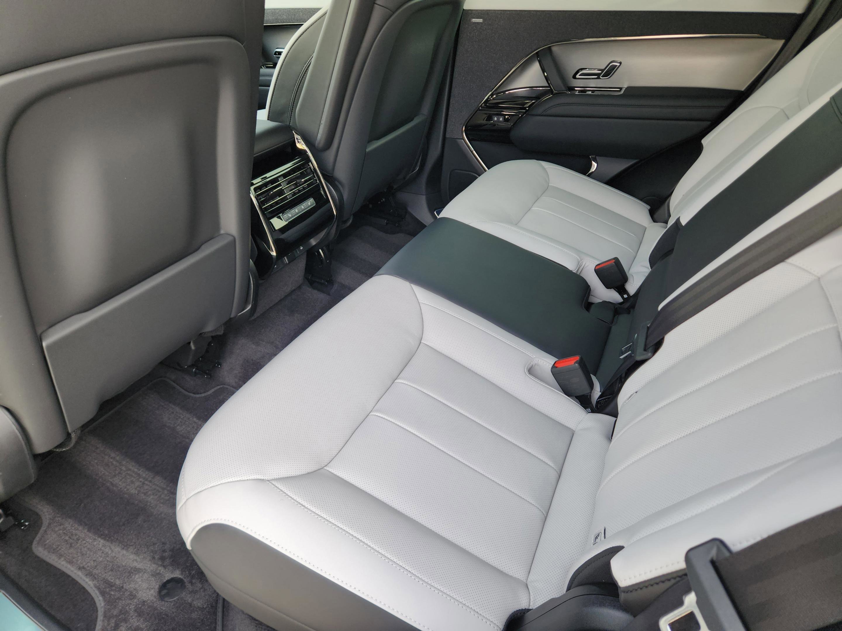 New 2026 Land Rover Range Rover Sport Dynamic SE AWD/4WD image 23