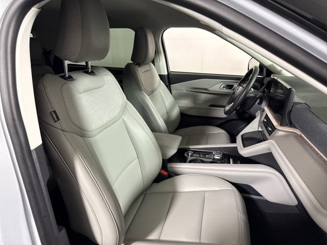 Used 2025 Ford Explorer Active w/ Active Comfort Package AWD/4WD image 14