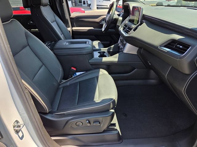 Used 2024 GMC Yukon XL SLT w/ SLT Luxury Package AWD/4WD image 17