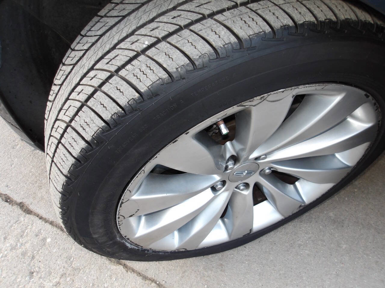 Used 2014 Lincoln MKS image 39