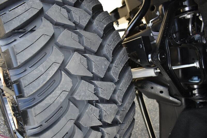 Used 2025 GMC Sierra 3500 AT4 w/ AT4 Premium Plus Package image 11