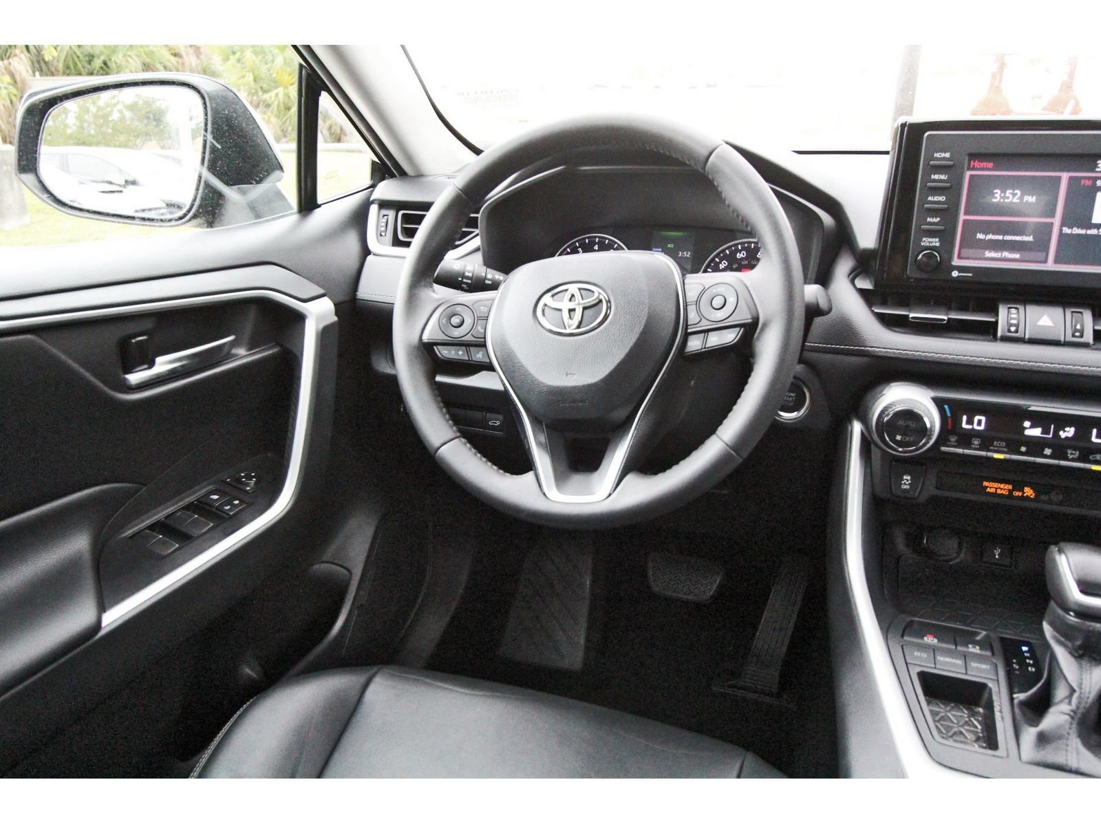 Used 2021 Toyota RAV4 XLE Premium FWD image 8