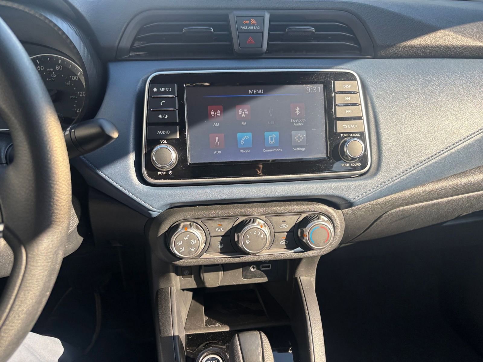 Used 2025 Nissan Versa SV image 17