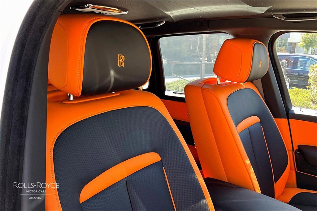 New 2026 Rolls-Royce Cullinan Black Badge image 16