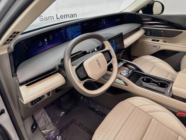 Used 2025 Lincoln Nautilus Reserve AWD/4WD image 9