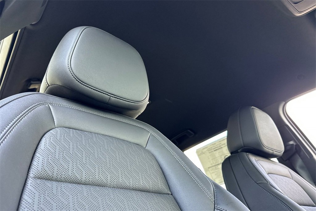 New 2026 Chevrolet Equinox LT w/ Convenience Package II image 18