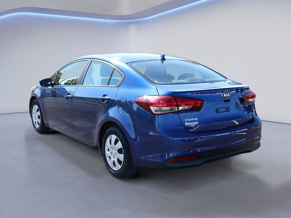 Used 2017 Kia Forte LX FWD image 5