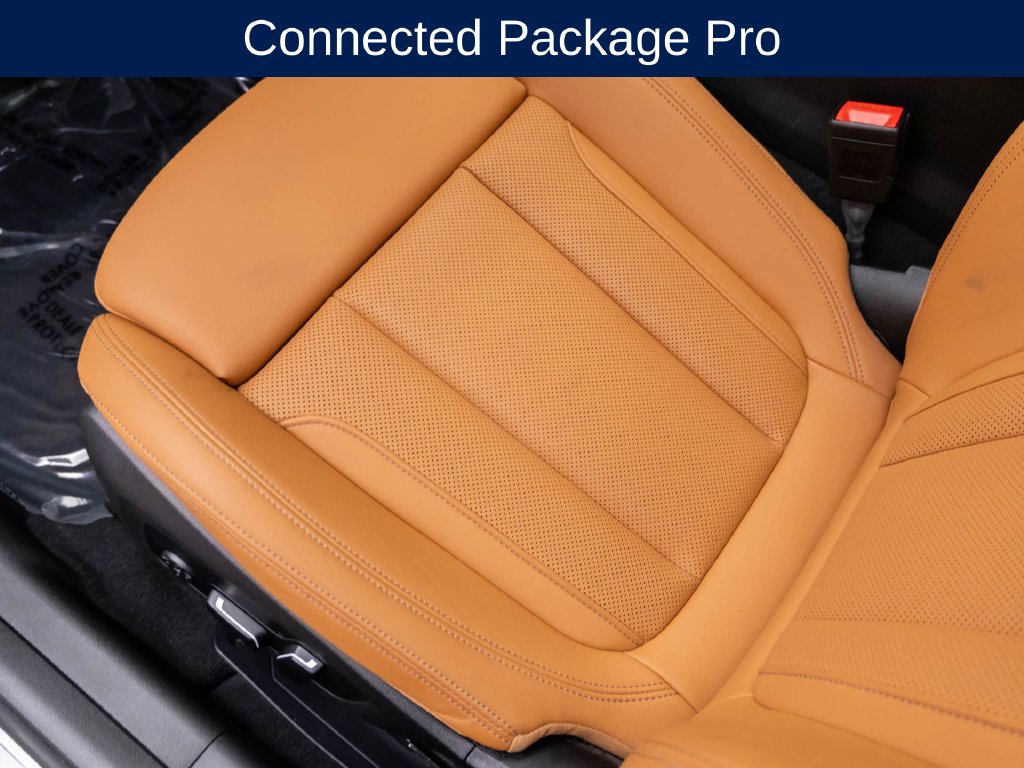 Used 2025 BMW 330i xDrive Sedan w/ Premium Package AWD/4WD image 12