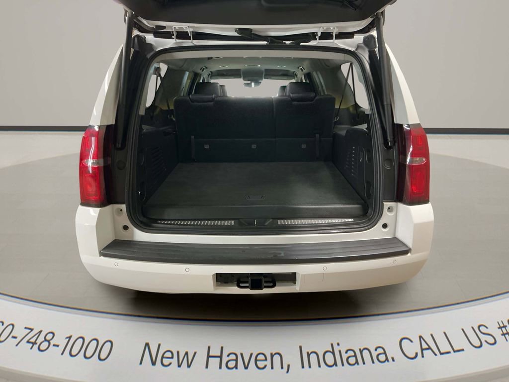 Used 2019 Chevrolet Suburban LT image 8