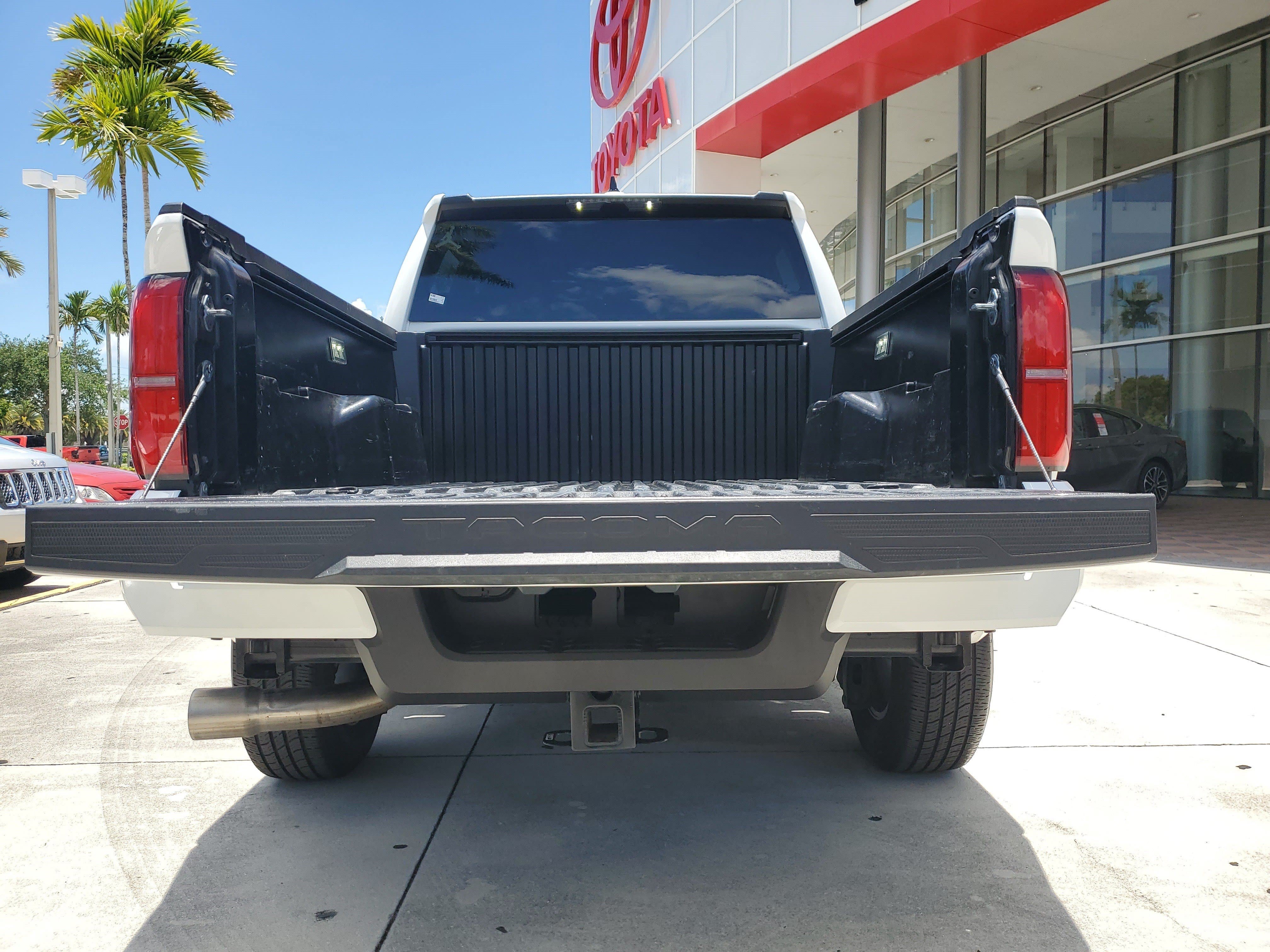 Used 2025 Toyota Tacoma SR5 RWD image 9