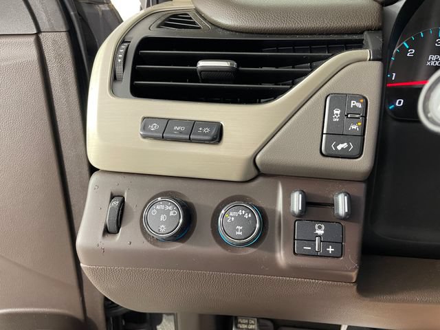 Used 2017 GMC Yukon XL Denali w/ Open Road Package AWD/4WD image 10
