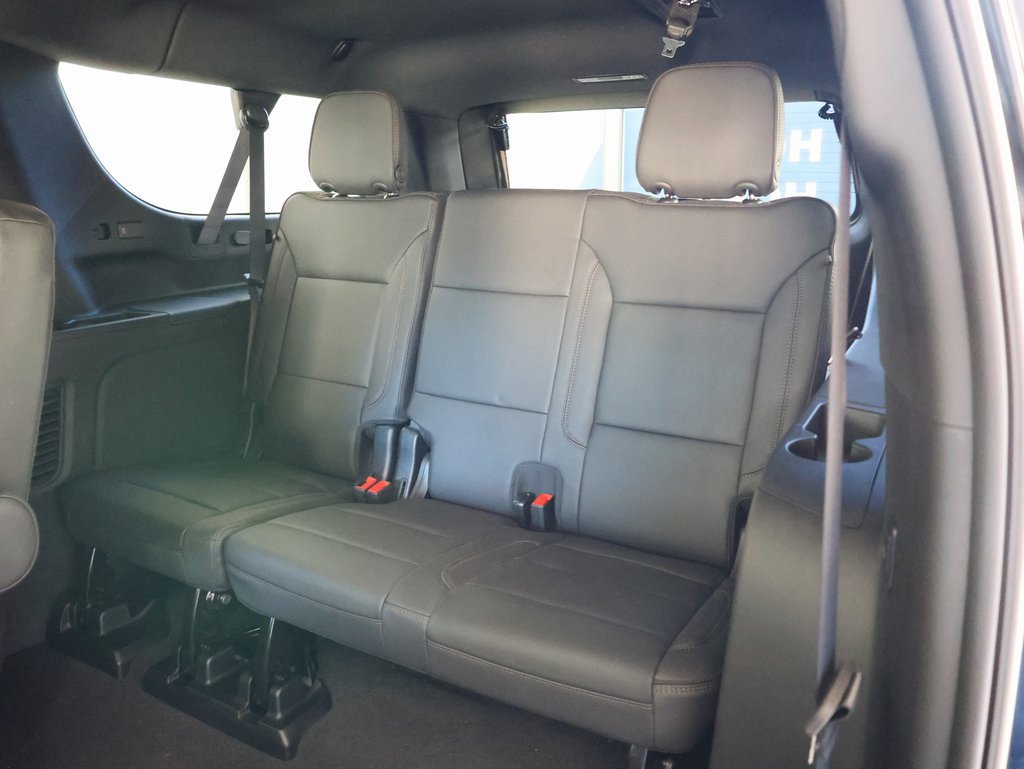New 2025 Chevrolet Suburban High Country image 31