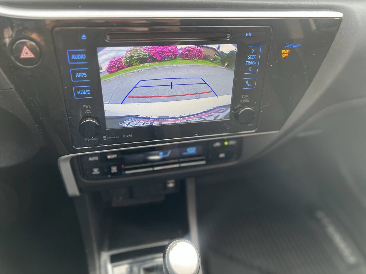 Used 2019 Toyota Corolla LE w/ LE Eco Premium Package FWD image 13