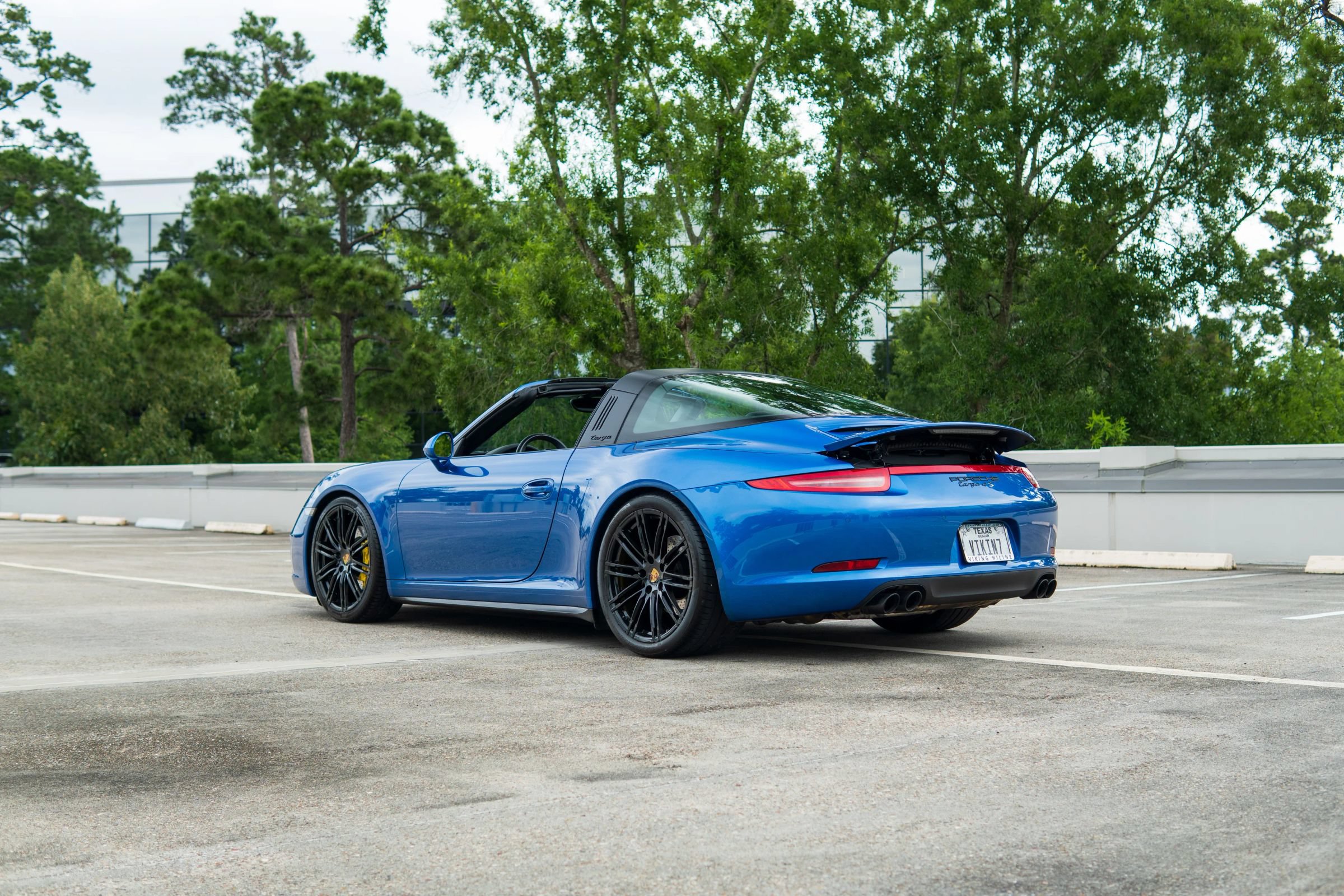 Used 2015 Porsche 911 Targa 4S w/ Sport Chrono Package AWD/4WD image 19