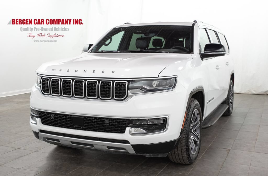 Used 2024 Jeep Wagoneer L Series II w/ Flexible Seating Group RWD image 4