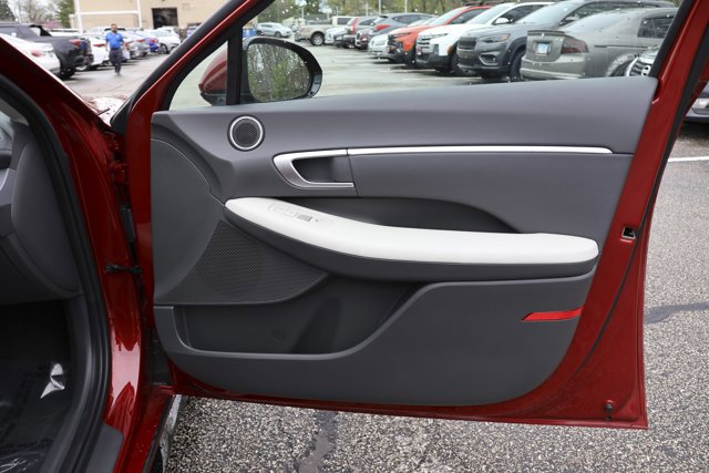 Certified 2025 Hyundai Sonata SEL image 29
