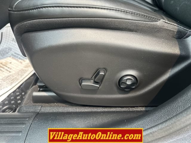 Used 2020 Jeep Cherokee Latitude Plus AWD/4WD image 13
