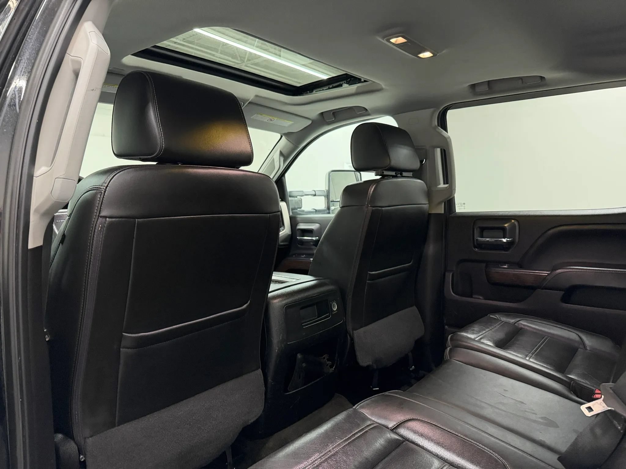 Used 2018 GMC Sierra 2500 Denali w/ Duramax Plus Package AWD/4WD image 63