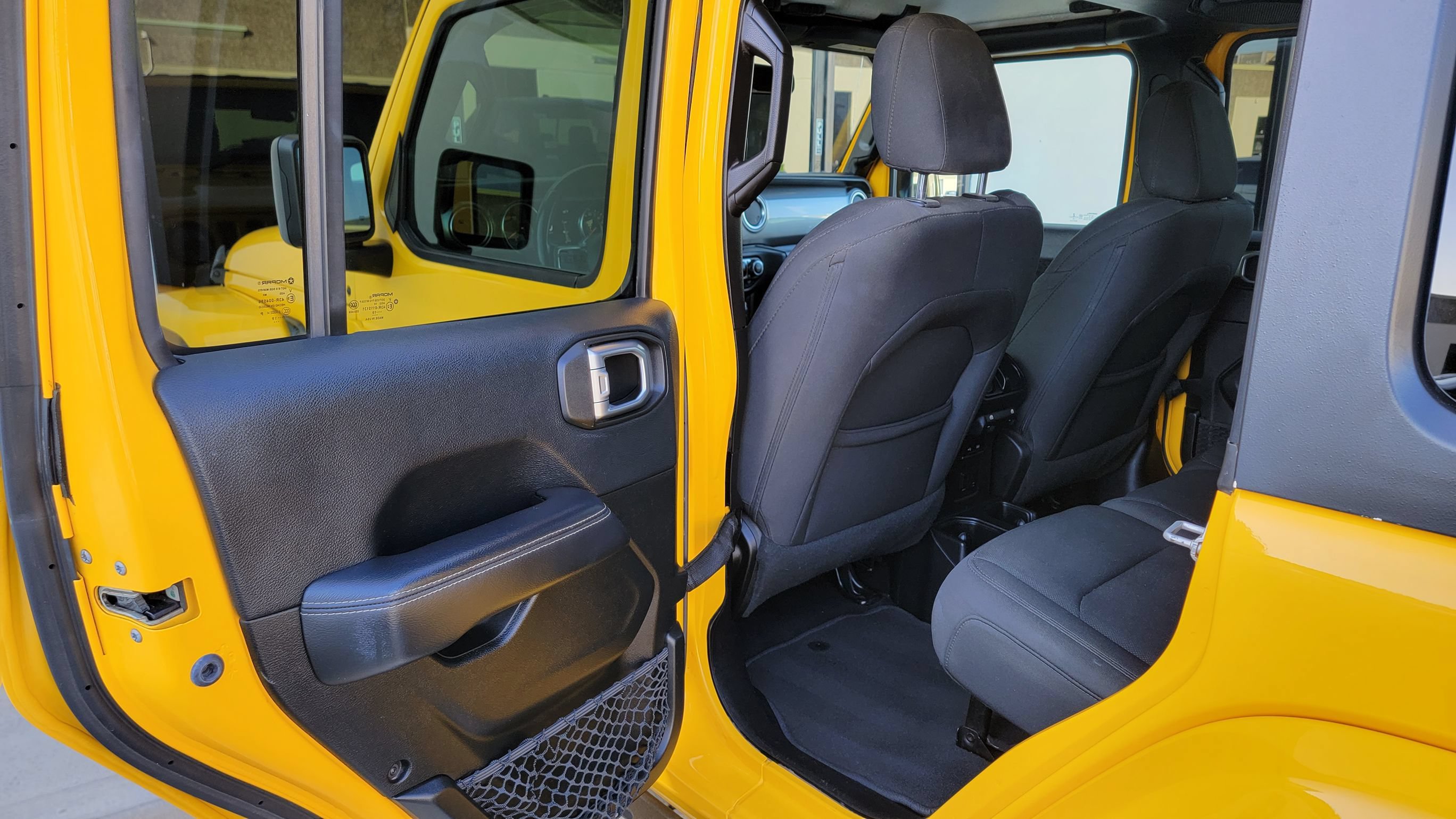 Used 2019 Jeep Wrangler Unlimited Sahara AWD/4WD image 25