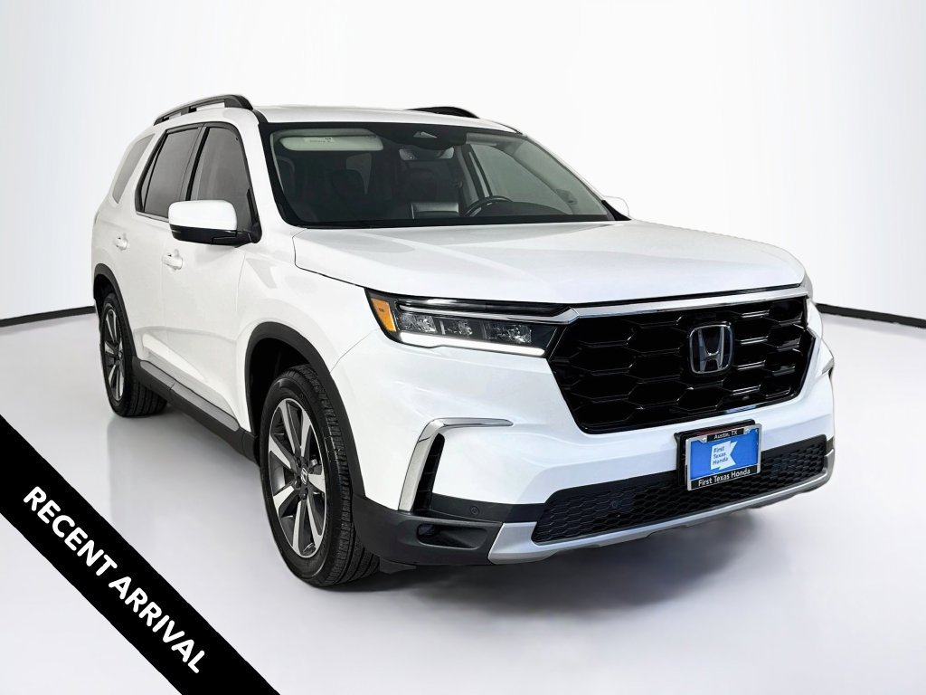 Used 2024 Honda Pilot Touring image 1