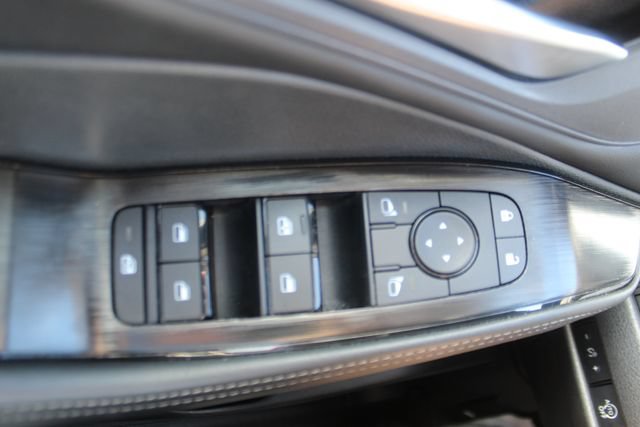 Used 2025 Nissan Rogue SV FWD image 14