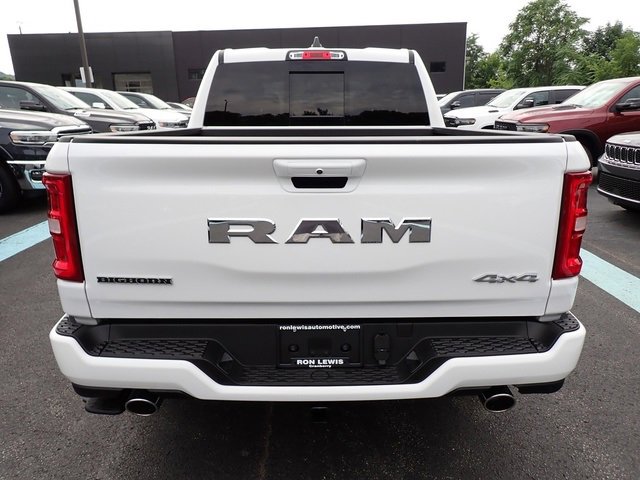 New 2026 RAM 1500 4x4 Crew Cab image 3